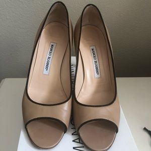 Manolo Blahnik peep toe hills size 37.5